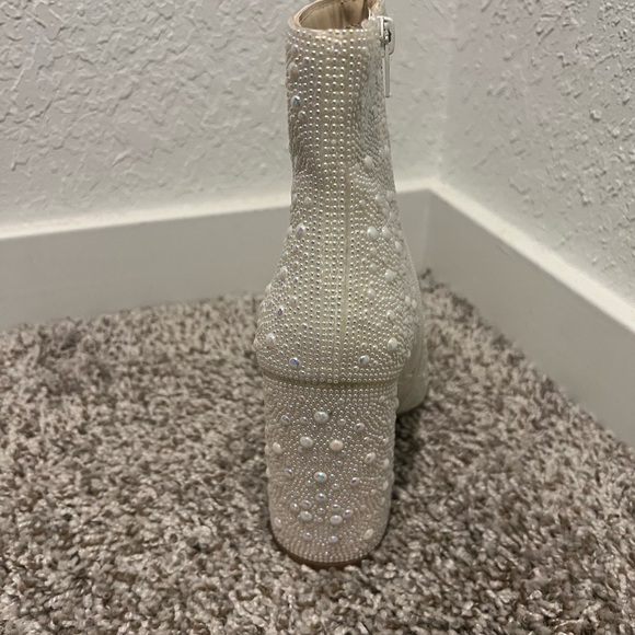 Steve Madden Nellie Boots, White, 7M - NEVER WORN - Picture 4 of 7